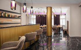 MOODs Charles Bridge